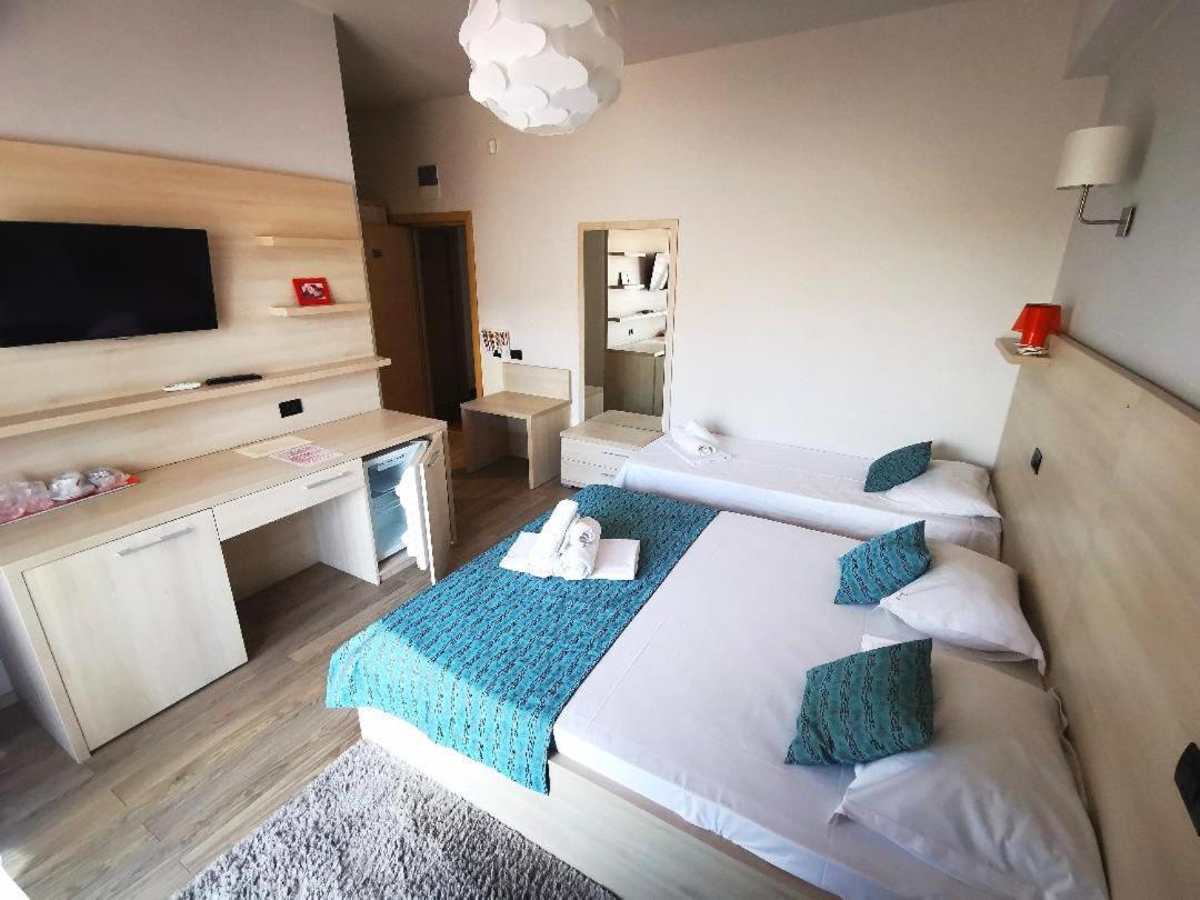 Kharisma Hotel Năvodari 외부 사진